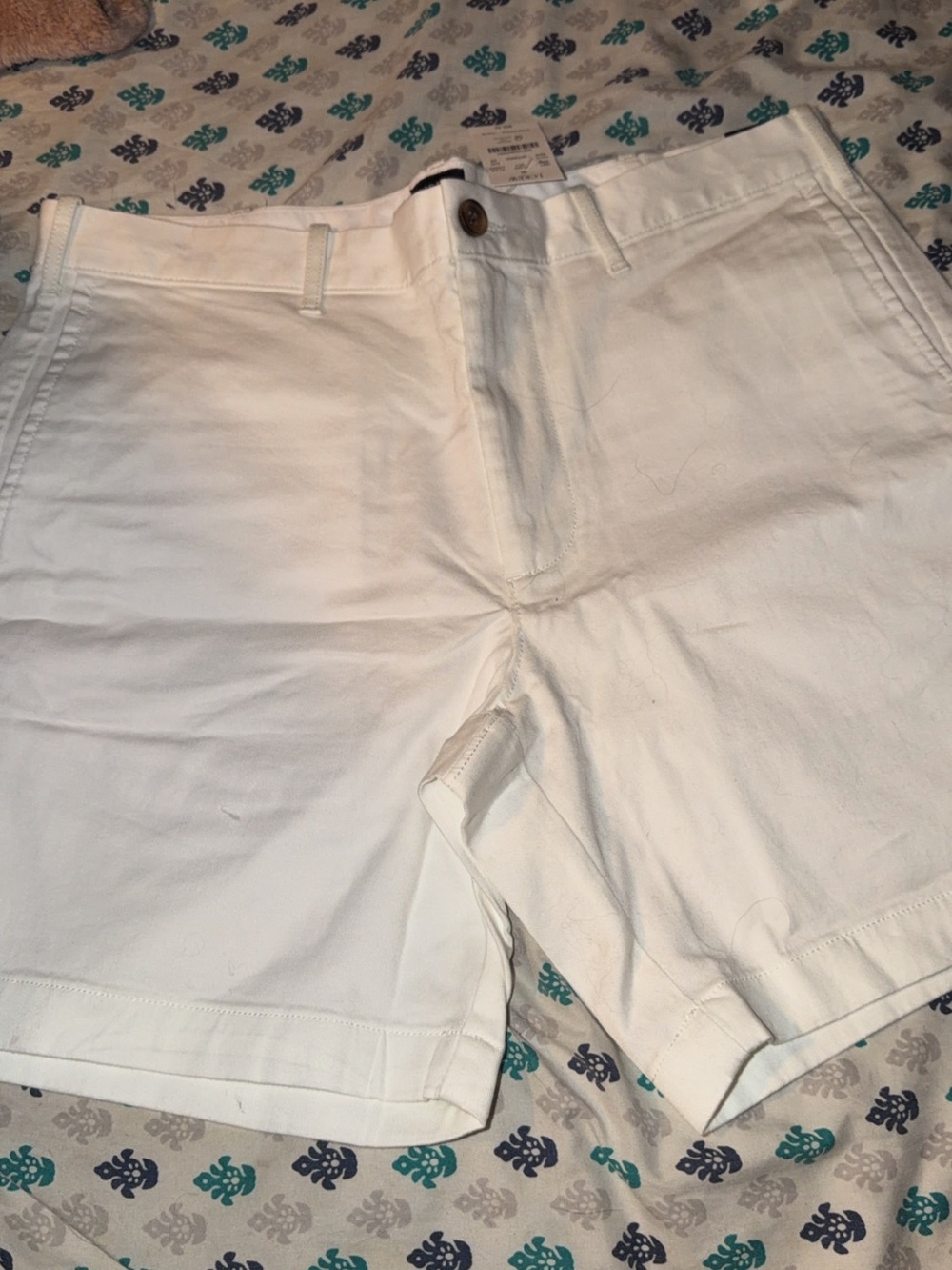 J. Crew Men’s White Flat-Front Cotton Shorts